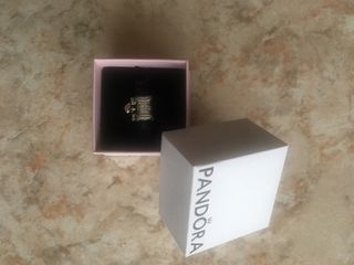Charm plata Pandora (original)