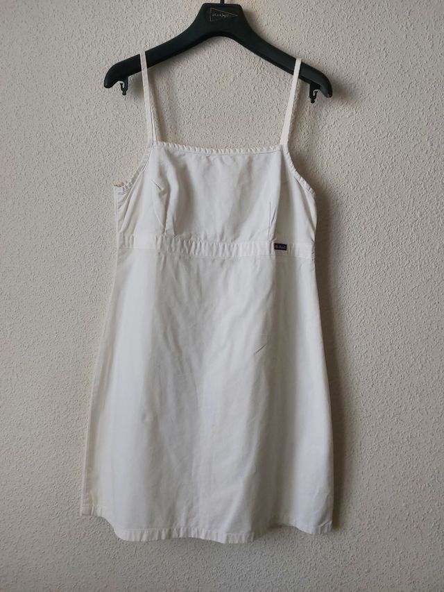 Vestido corto blanco de tirantes
