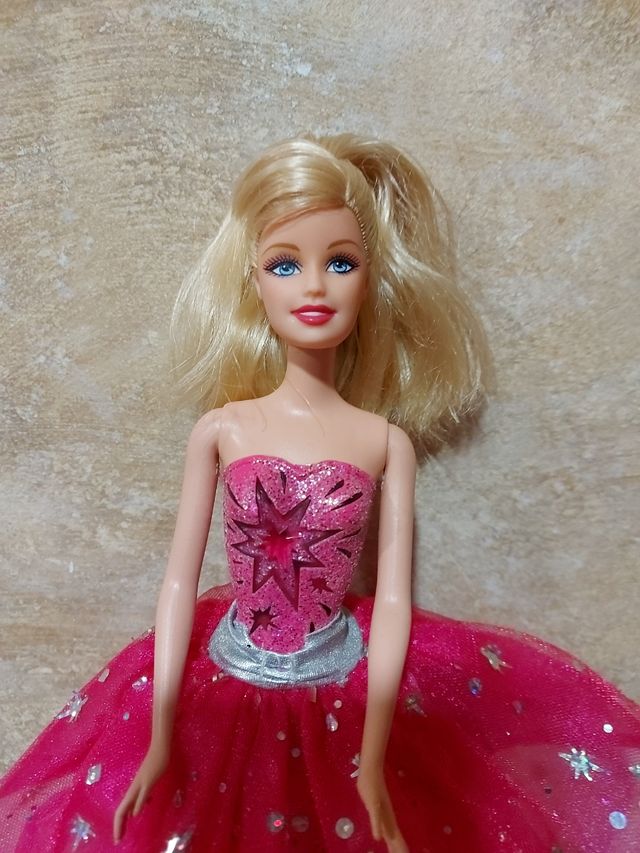 Barbie moda en París, 2009 Mattel