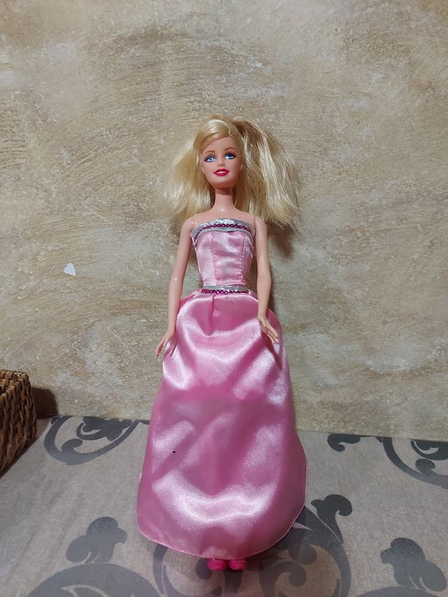 Barbie moda en París, 2009 Mattel