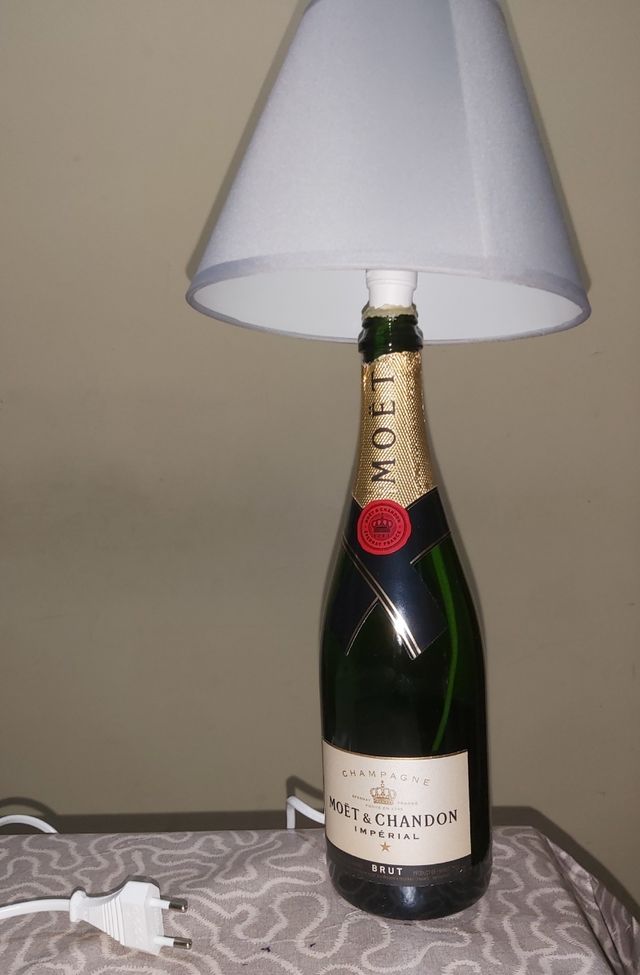 lampada Moet & Chandon