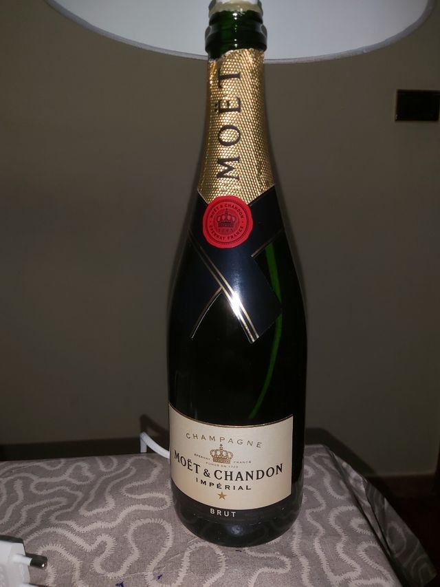 lampada Moet & Chandon