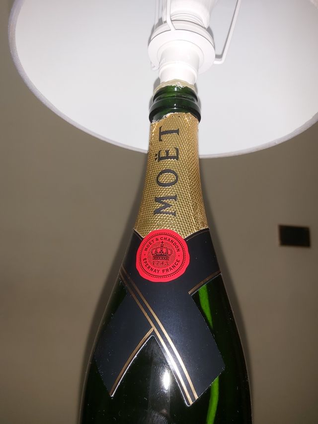 lampada Moet & Chandon