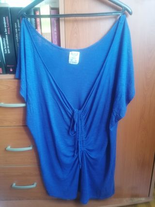 camiseta azul