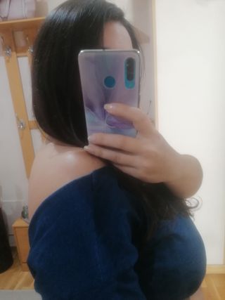 camiseta azul espalda descubierta