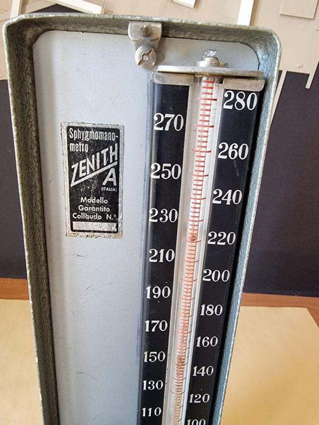 Sfigmomanometro analogico a mercurio