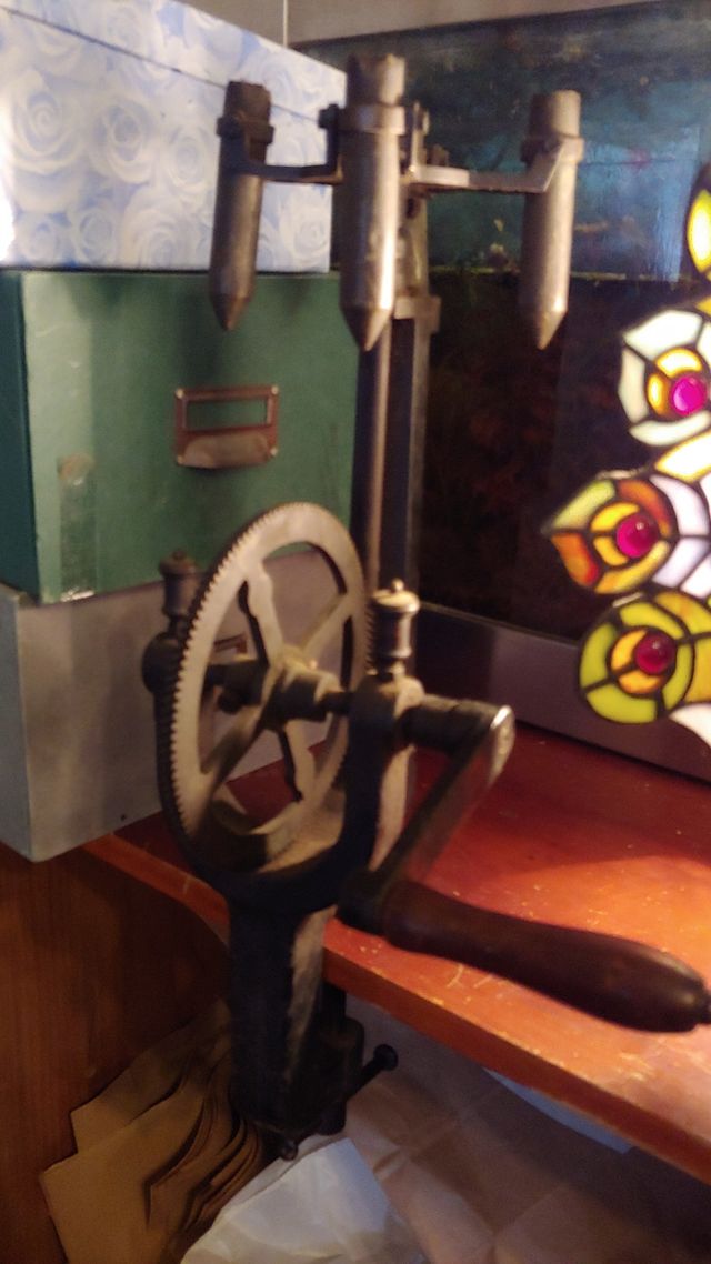 Antigua centrifugadora victoriana de Farmacia .