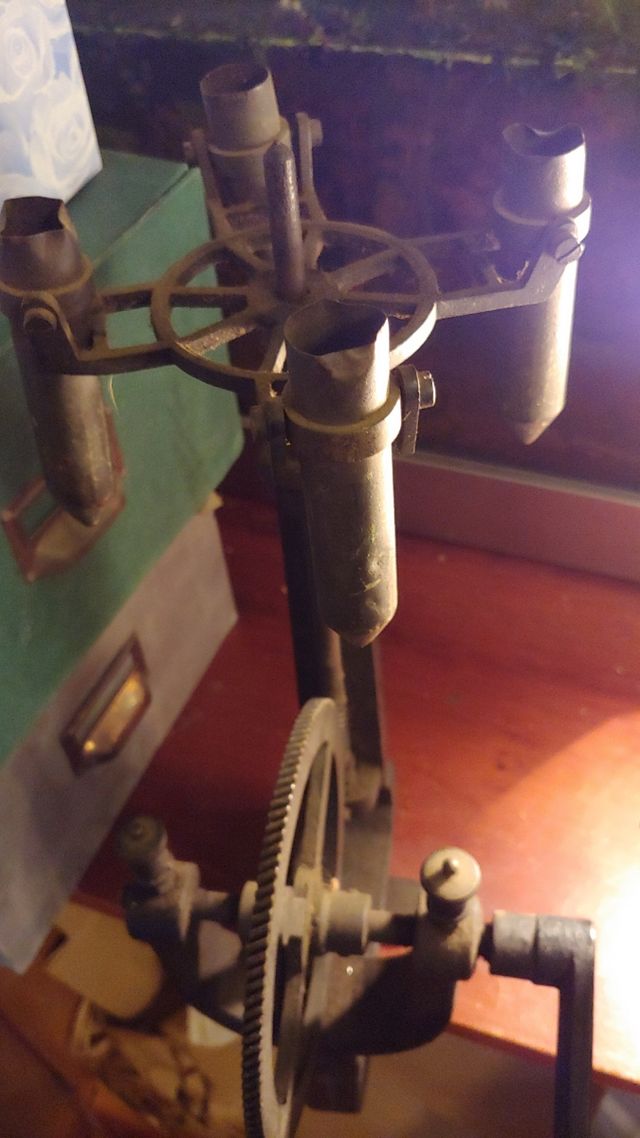 Antigua centrifugadora victoriana de Farmacia .