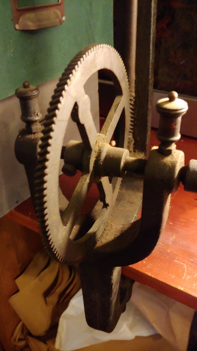 Antigua centrifugadora victoriana de Farmacia .