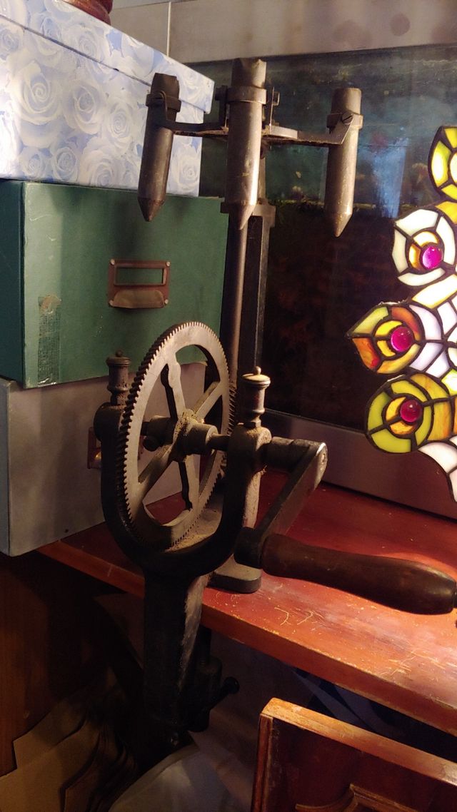 Antigua centrifugadora victoriana de Farmacia .