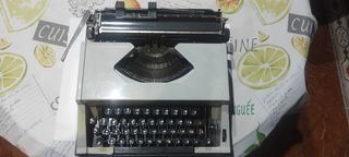 Maquina de escribir antigua Olympiette