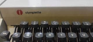 Maquina de escribir antigua Olympiette