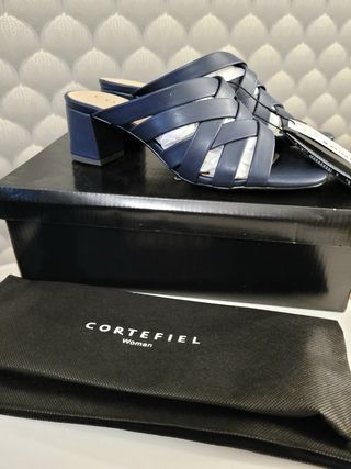 Sandalias tacón mule 6cm Cortefiel azul talla 37