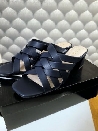Sandalias tacón mule 6cm Cortefiel azul talla 37