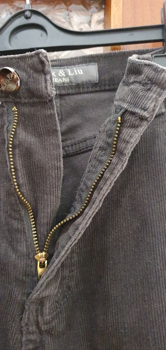 pantaloni in velluto a coste fini