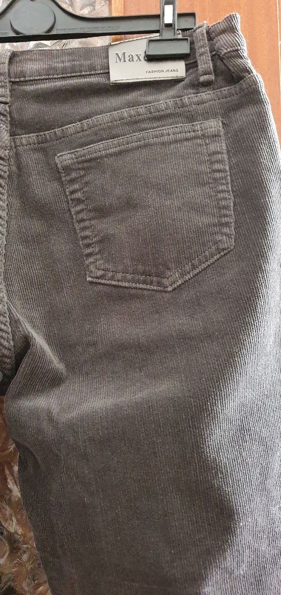 pantaloni in velluto a coste fini