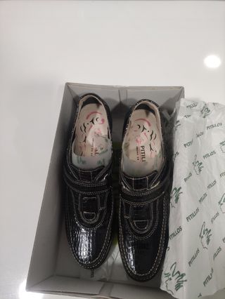Zapatos nuevos sin usar marca Pitillos
