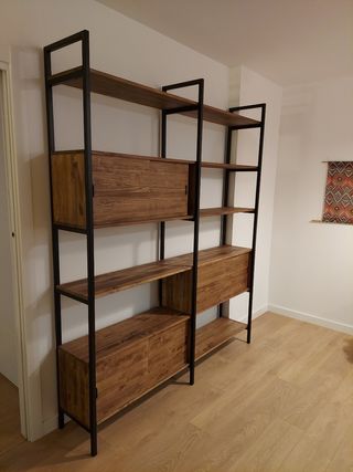 Estantería industrial a medida en madera maciza