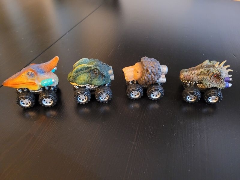 Coches con cabeza de animal