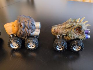 Coches con cabeza de animal