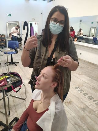 Peluquera de Señoras a Domicilio.