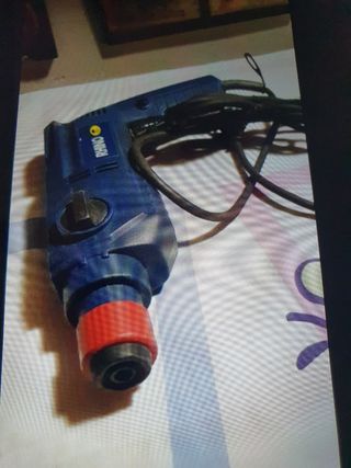 Máquina de taladrar.