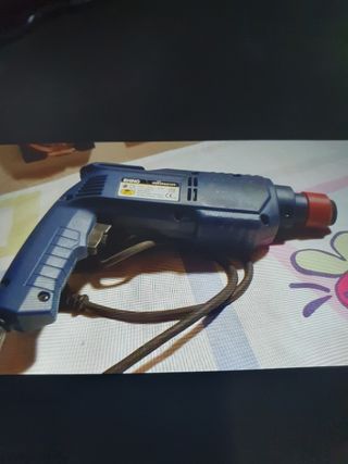 Máquina de taladrar.