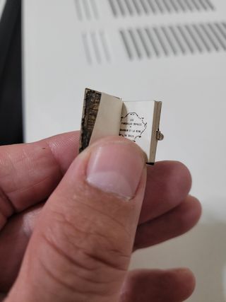 LIBRITO MINIATURA UNO DE LOS MAS PEQUEÑO DEL MUNDO