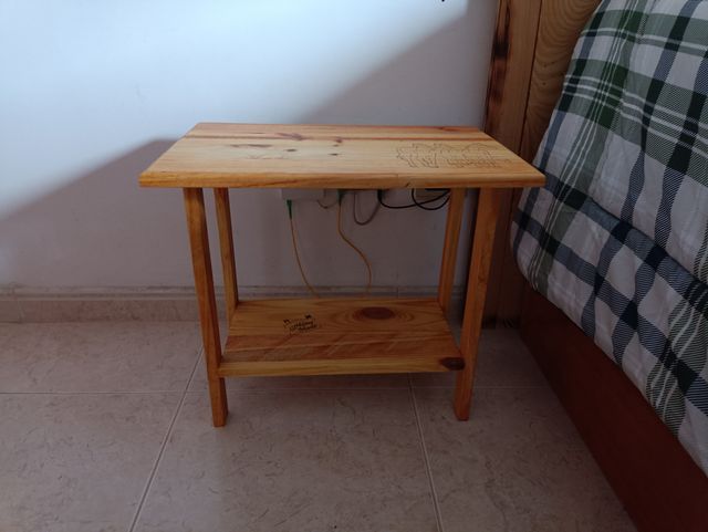 Mesa de noche personalizada