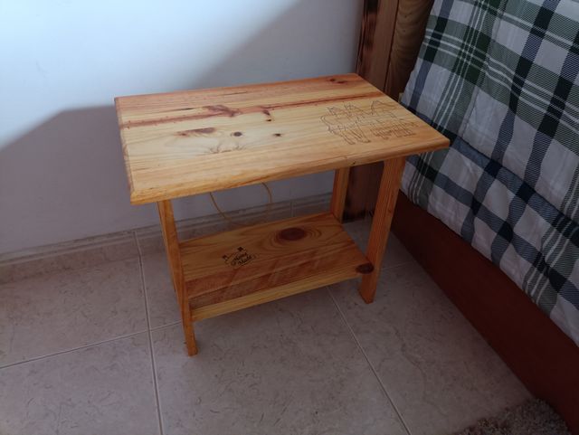 Mesa de noche personalizada