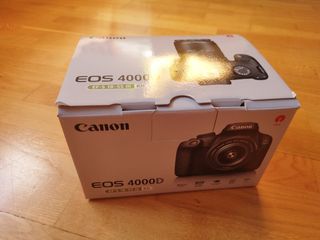 Canon EOS 4000D + accesorios