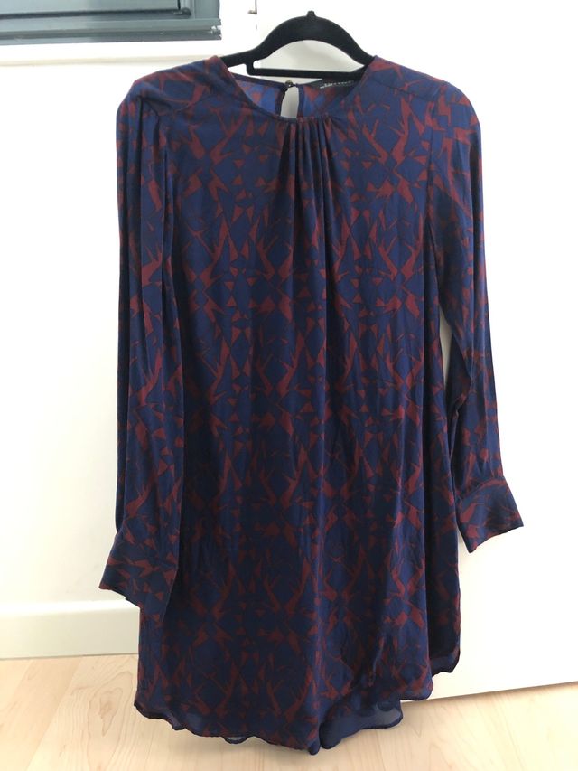 Vestido con estampado geométrico