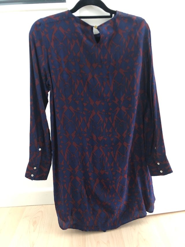 Vestido con estampado geométrico