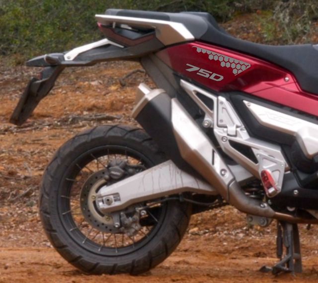 HONDA X-ADV 750 CACHAS PERSONALIZADAS