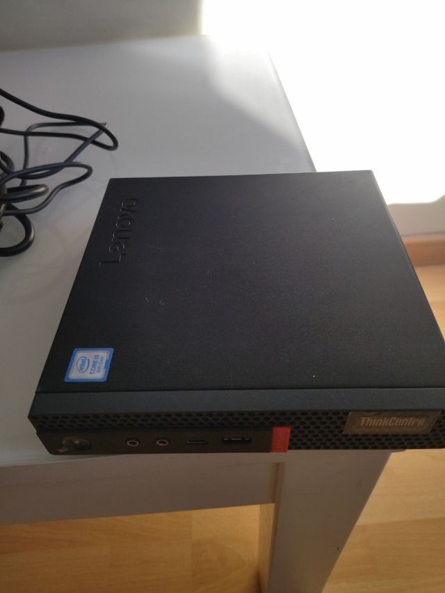 SSD Lenovo m630e da 480 GB 16 GB RAM i3 di ottava generazione.