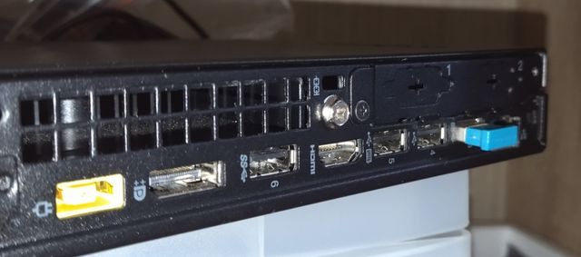 SSD Lenovo m630e da 480 GB 16 GB RAM i3 di ottava generazione.