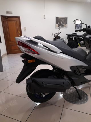 SUZUKI BURGMAN 400