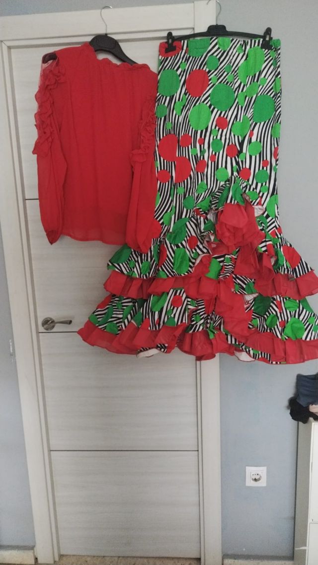 Traje de flamenca falda y camisa de flamenca sra