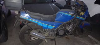 YAMAHA FZ 750 GÉNESIS