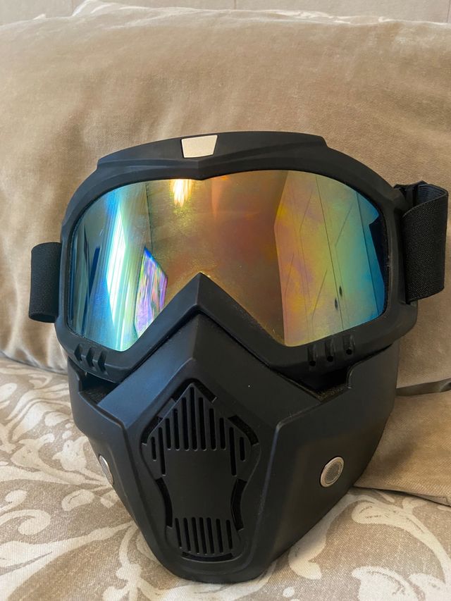 Gafas con tapabocas.