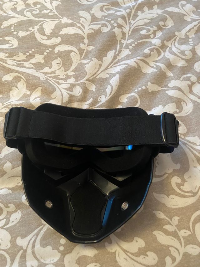 Gafas con tapabocas.