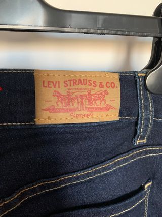 Levi's 711 Skinny