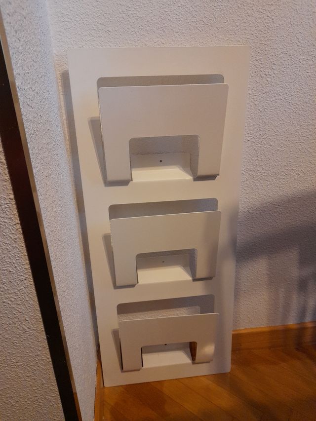 Revistero pared de Ikea