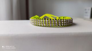 Pulsera de hilo y abalorios