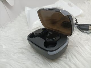 AURICULARES BLUETOOTH CON LED EN LA CAJA NUEVOS 