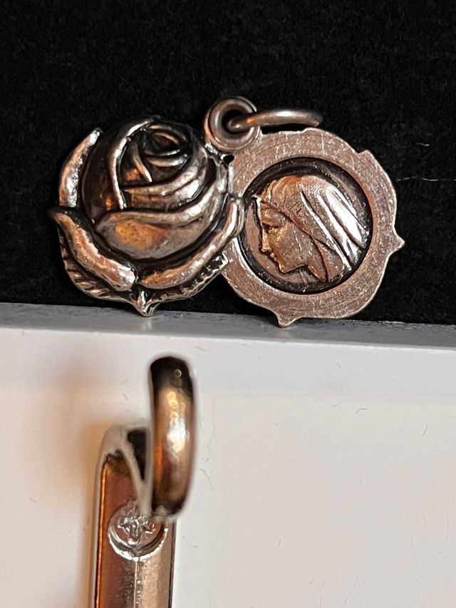 LOTE:2 Colgantes de bisutería,pulsera