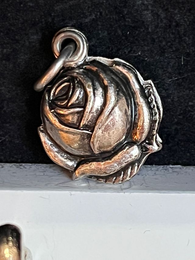 LOTE:2 Colgantes de bisutería,pulsera