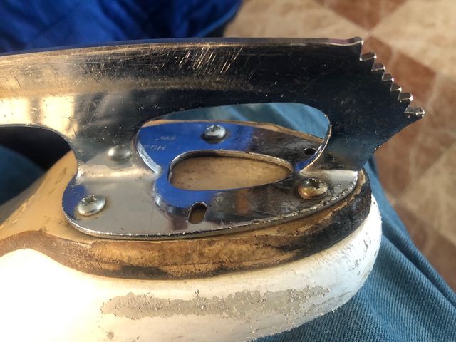 Bota Risport con Cuchillas