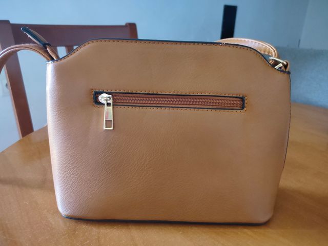 Bolso mujer de color marrón con "perlas"