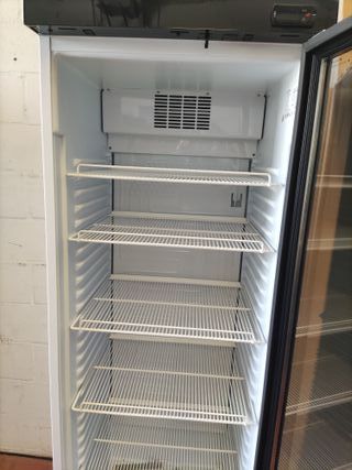 ARMARIO EXPOSITOR DE REFRESCOS NUEVO